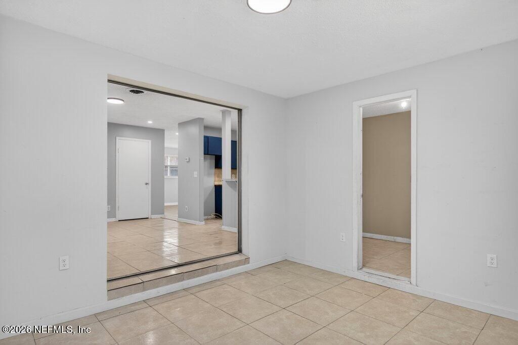 6886 Tom Thumb Drive, Jacksonville, FL 32210 Photo