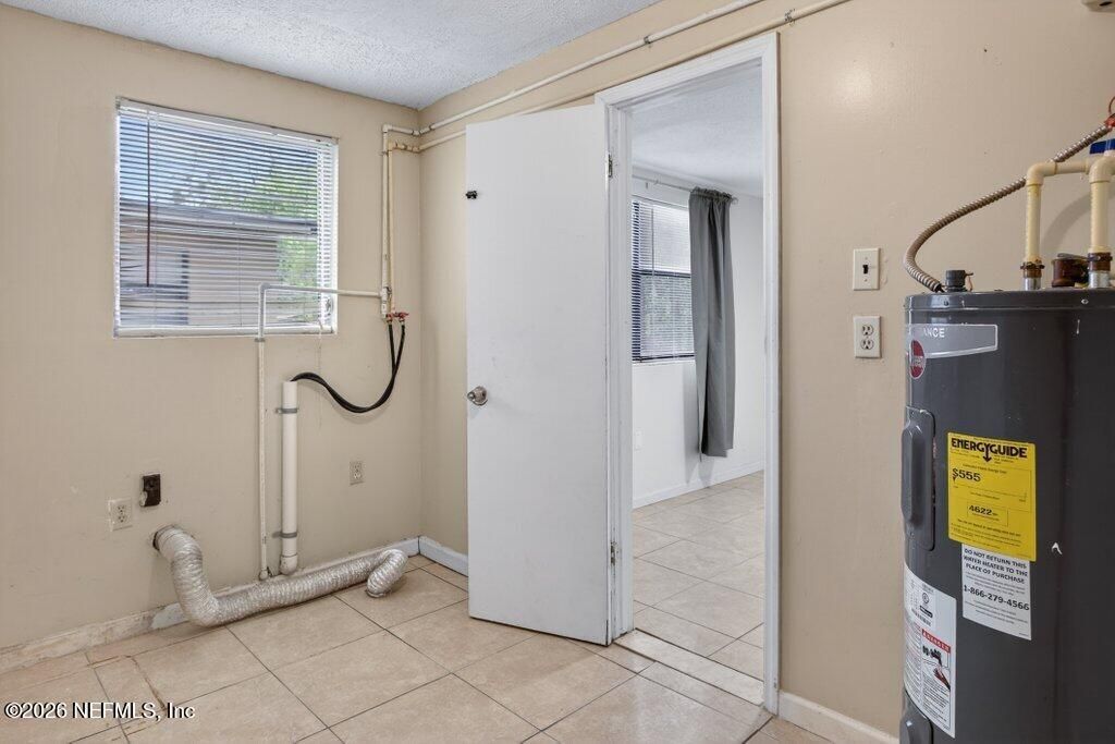 6886 Tom Thumb Drive, Jacksonville, FL 32210 Photo