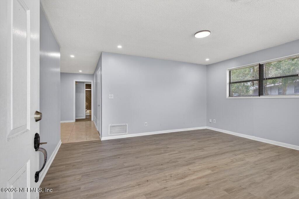 6886 Tom Thumb Drive, Jacksonville, FL 32210 Photo