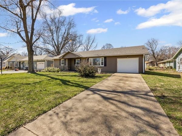 1310 S Poplar Street, Ottawa, KS 66067