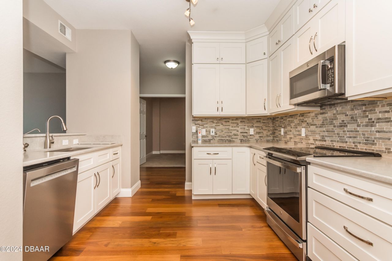 2801 S Ridgewood Avenue, Unit 807, South Daytona, FL 32119 Photo