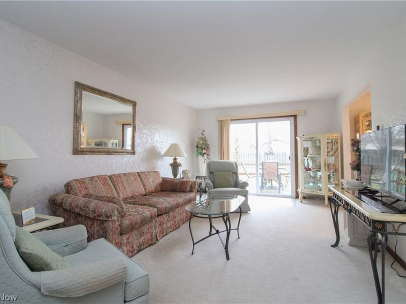 810 Kentwood Drive, Unit 3, Boardman, OH 44512 Photo 2