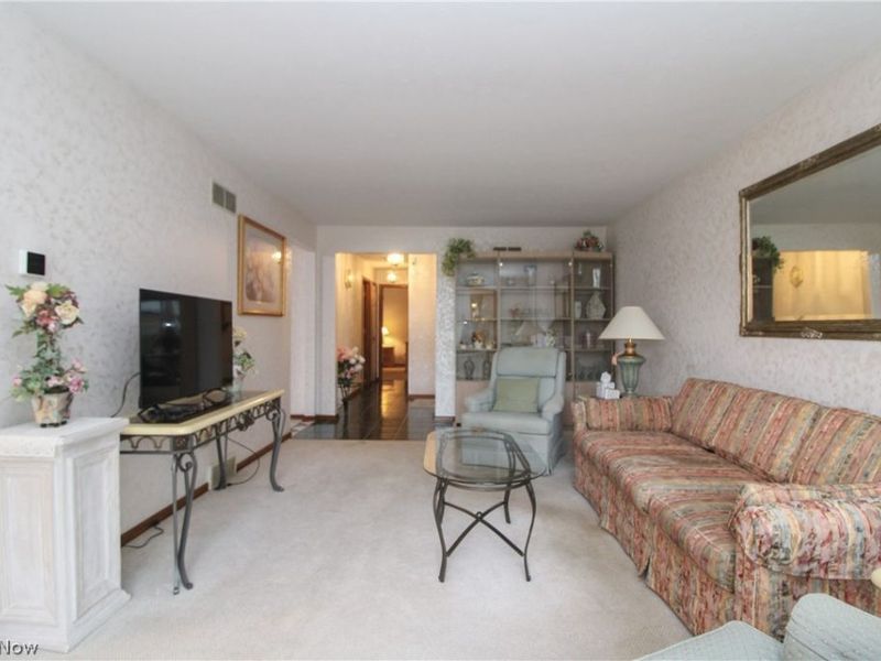 810 Kentwood Drive, Unit 3, Boardman, OH 44512 Photo 3