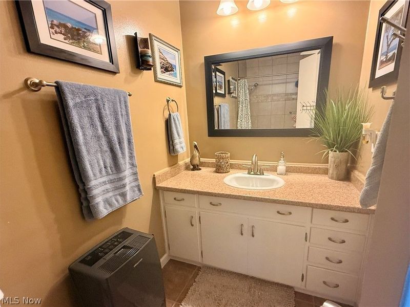 817 Boston Avenue, Elyria, OH 44035 Photo 16