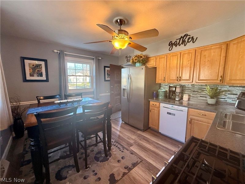 817 Boston Avenue, Elyria, OH 44035 Photo 3