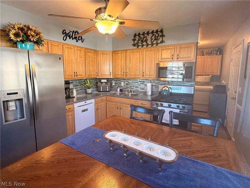 817 Boston Avenue, Elyria, OH 44035 Photo 4