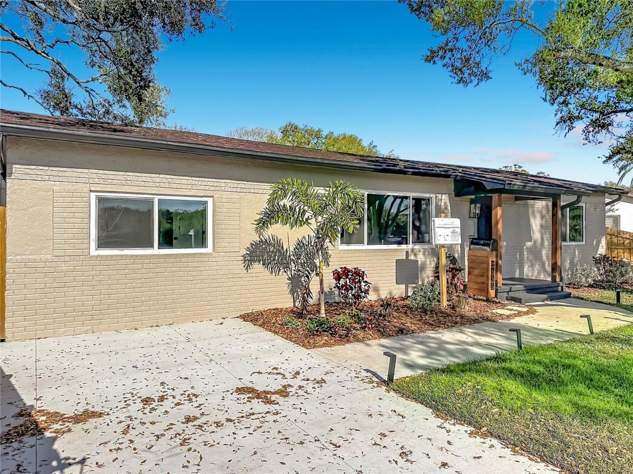 2335 Murilla Way S, Saint Petersburg, FL 33712 Photo