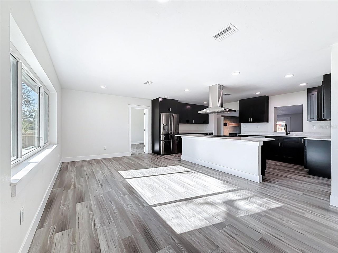 2335 Murilla Way S, Saint Petersburg, FL 33712 Photo