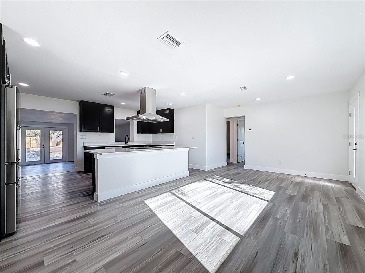 2335 Murilla Way S, Saint Petersburg, FL 33712 Photo