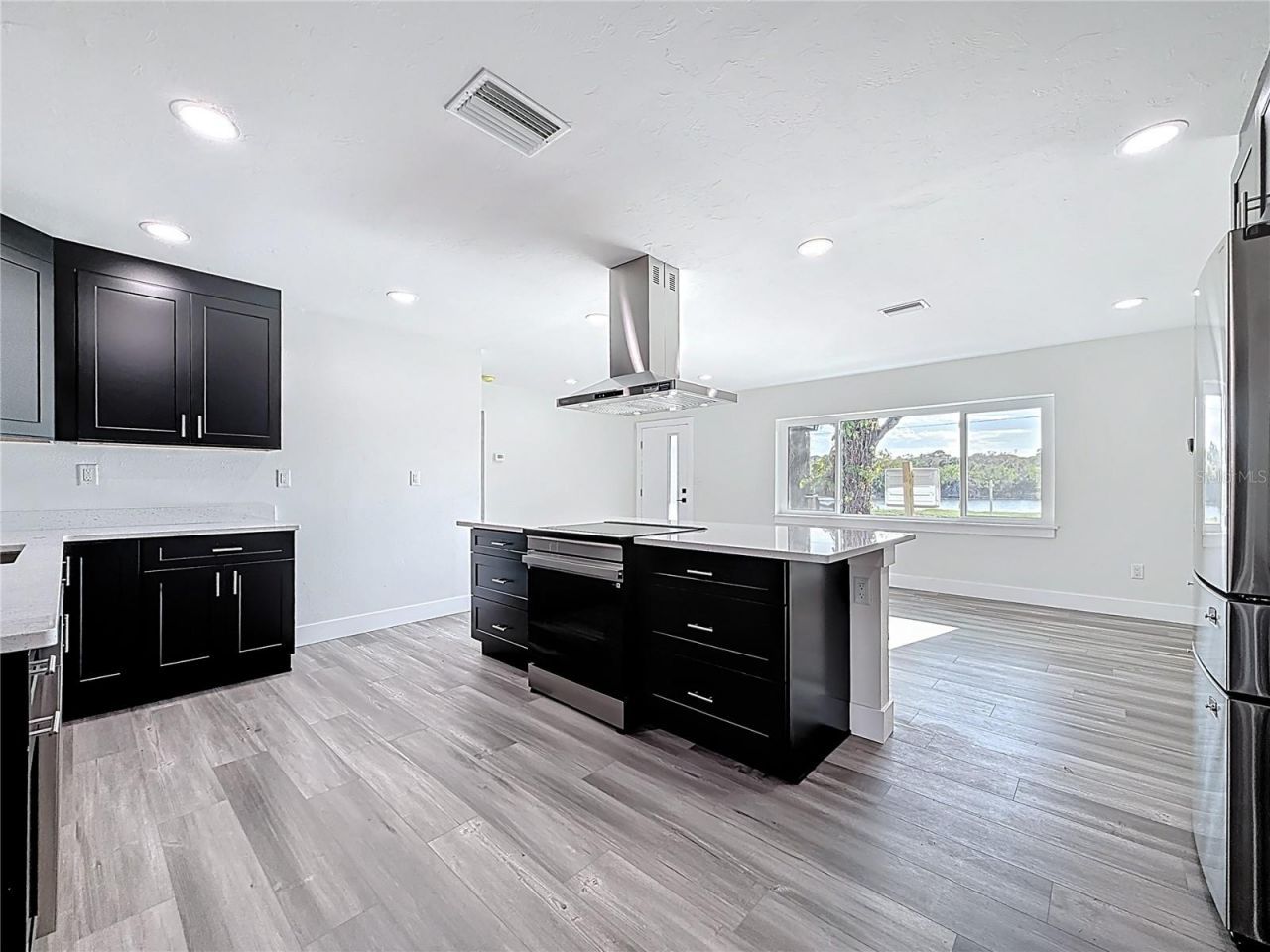 2335 Murilla Way S, Saint Petersburg, FL 33712 Photo