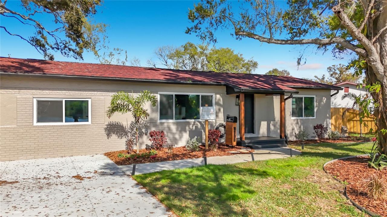 2335 Murilla Way S, Saint Petersburg, FL 33712 Photo