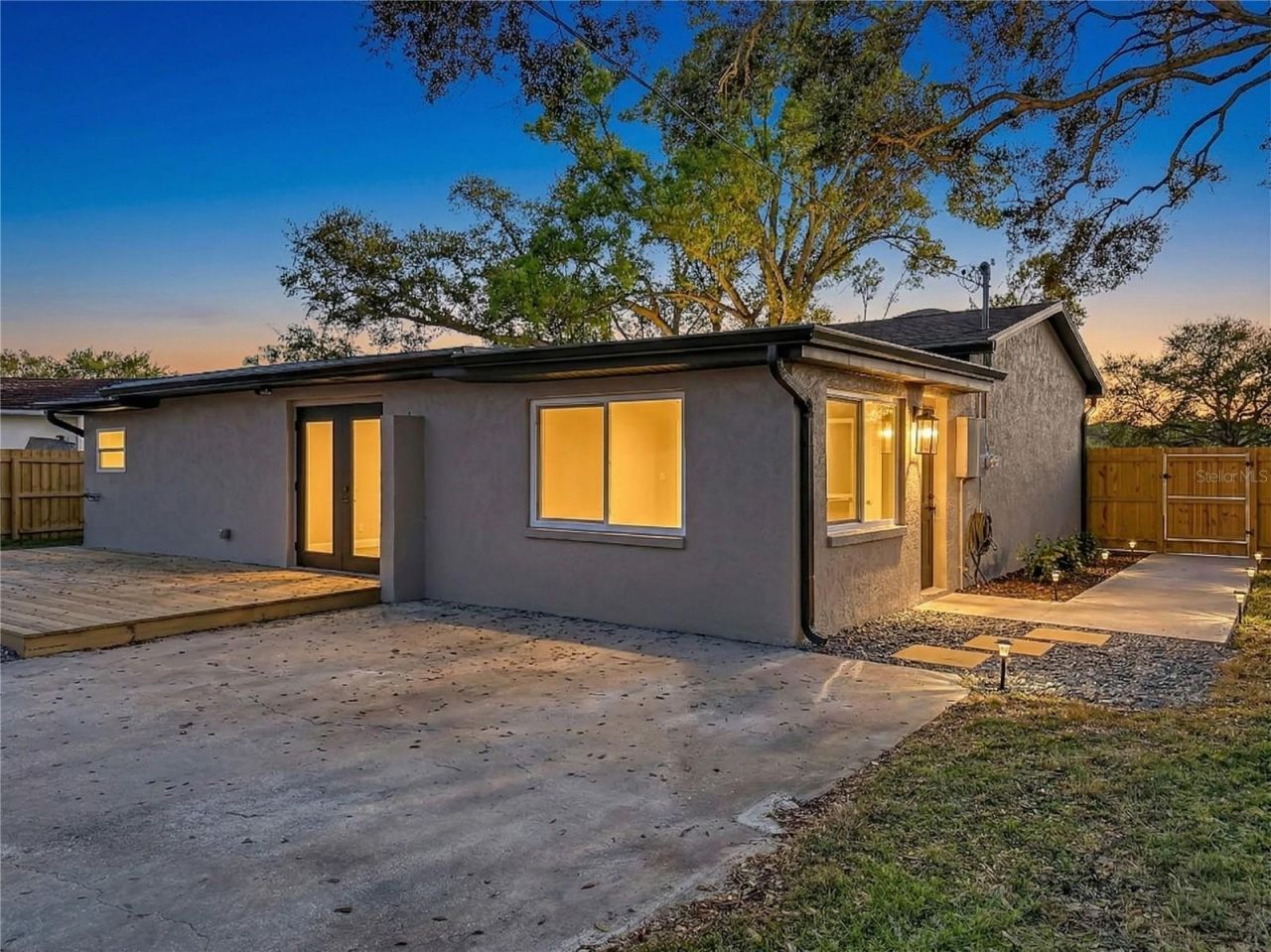 2335 Murilla Way S, Saint Petersburg, FL 33712 Photo