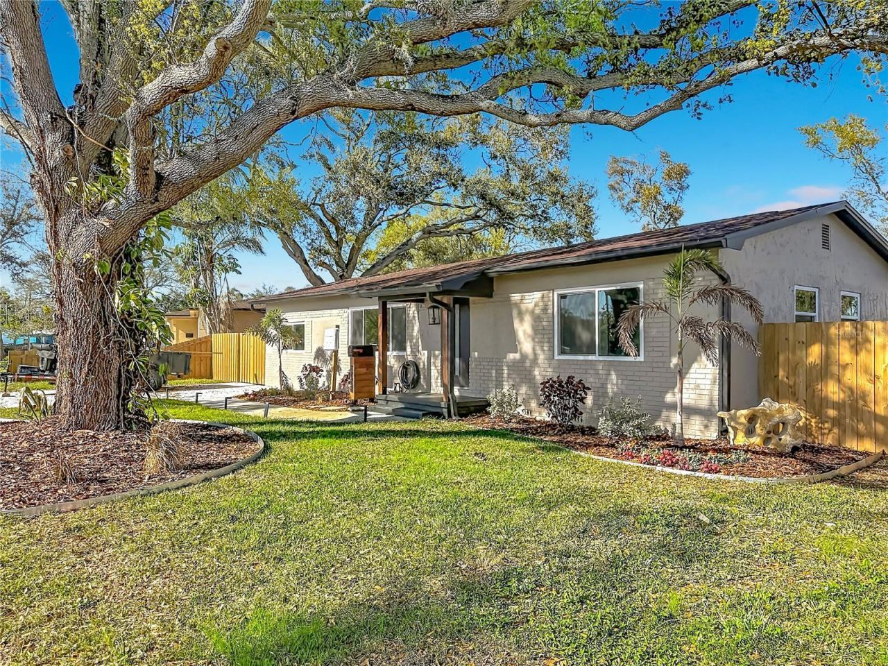 2335 Murilla Way S, Saint Petersburg, FL 33712 Photo