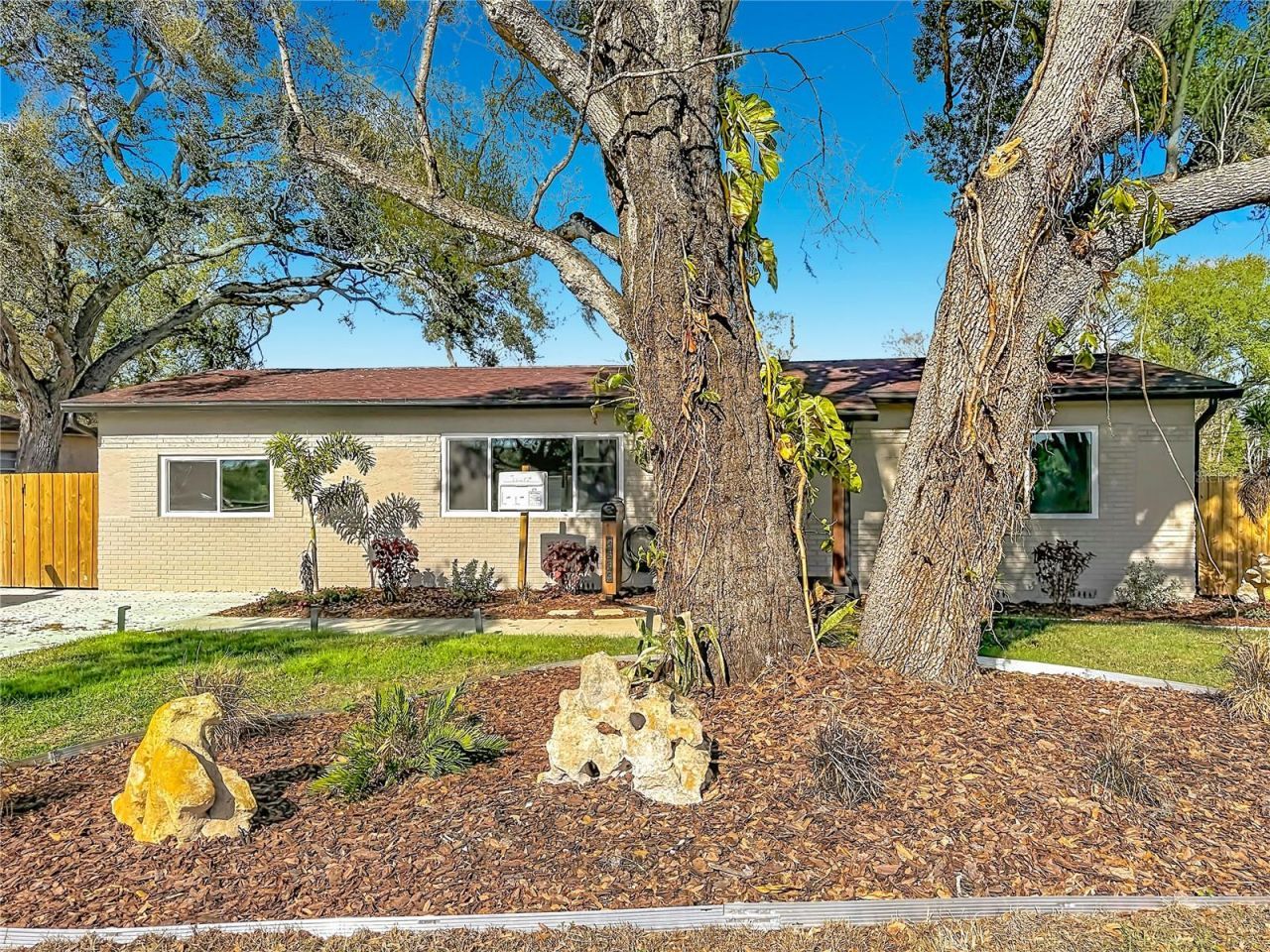 2335 Murilla Way S, Saint Petersburg, FL 33712 Photo