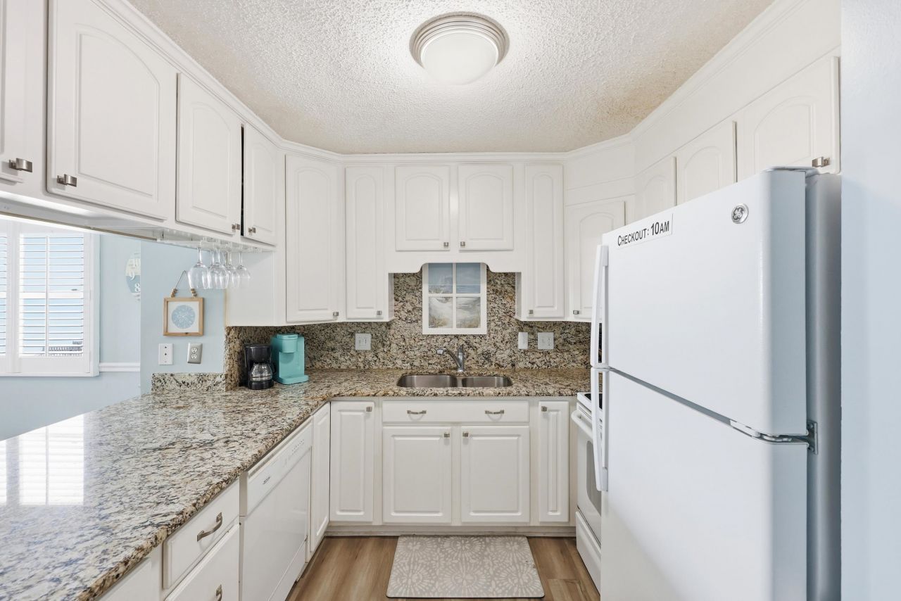 1310 N Waccamaw Dr. Photo 8