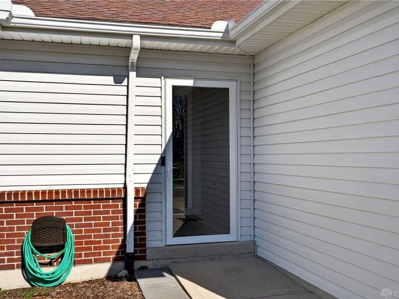 2936 W Barnhill Place, Xenia, OH 45385 Photo 4