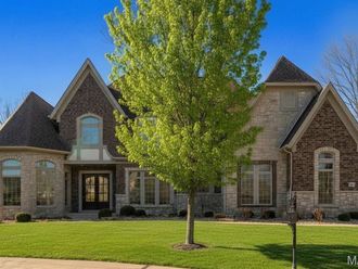 1401 Fox Hill Farms Court Chesterfield, MO 63005