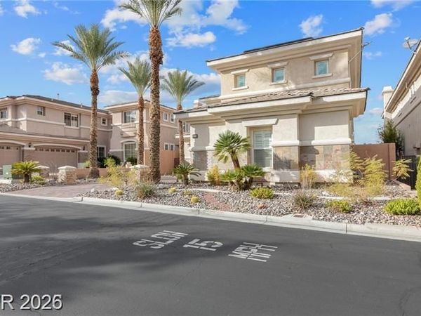 425 Pinnacle Heights Lane , Las Vegas, NV 89144