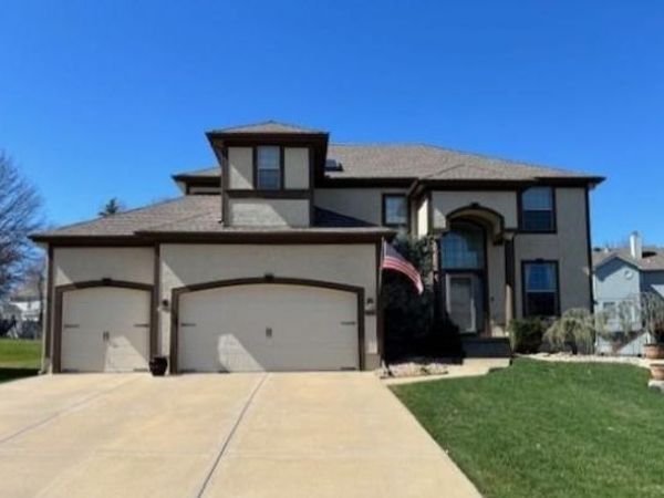 15610 LINDEN Lane, Overland Park, KS 66224