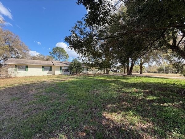 39106 GRAYS AIRPORT ROAD, LADY LAKE, FL 32159