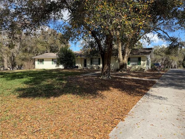 39106 GRAYS AIRPORT ROAD, LADY LAKE, FL 32159