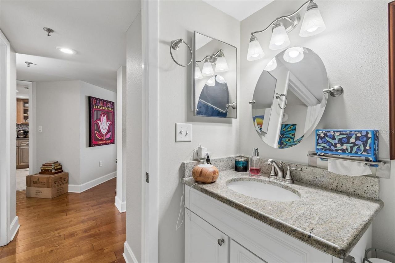 2 Adalia Avenue, Unit 704, Tampa, FL 33606 Photo