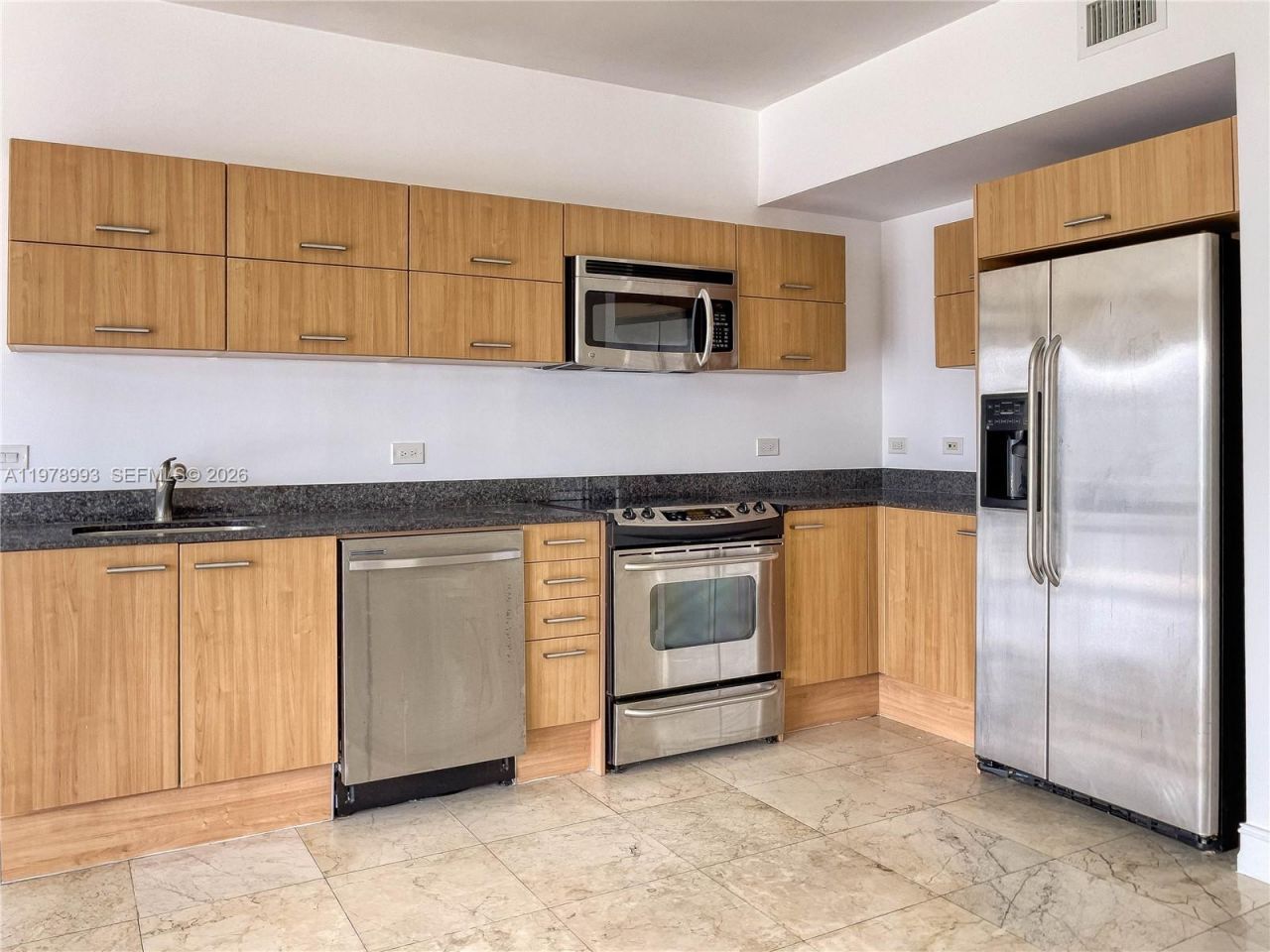 350 S Miami Ave , Unit 3910, Miami, FL 33130 Photo