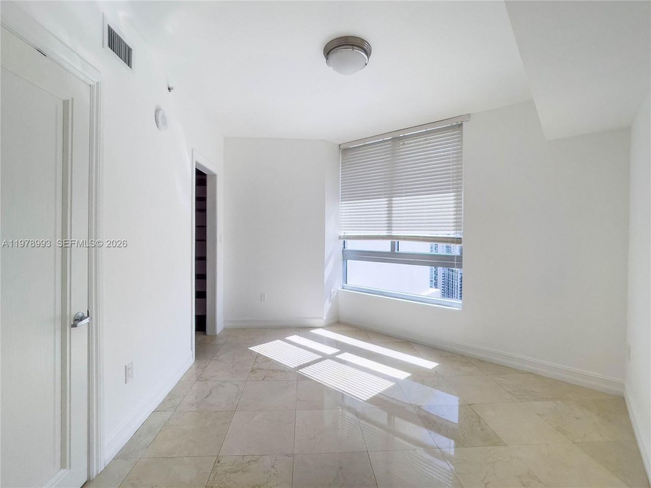 350 S Miami Ave , Unit 3910, Miami, FL 33130 Photo