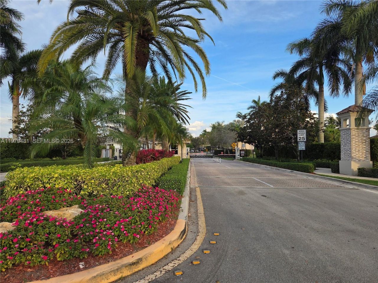 17594 SW 12th St, Pembroke Pines, FL 33029 Photo