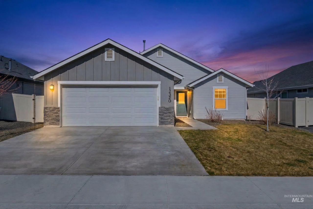 12320 Shadow River St, Caldwell, ID 83607 Main Photo