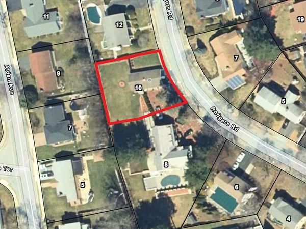 10 Rodgers Rd, Stoneham, MA 02180