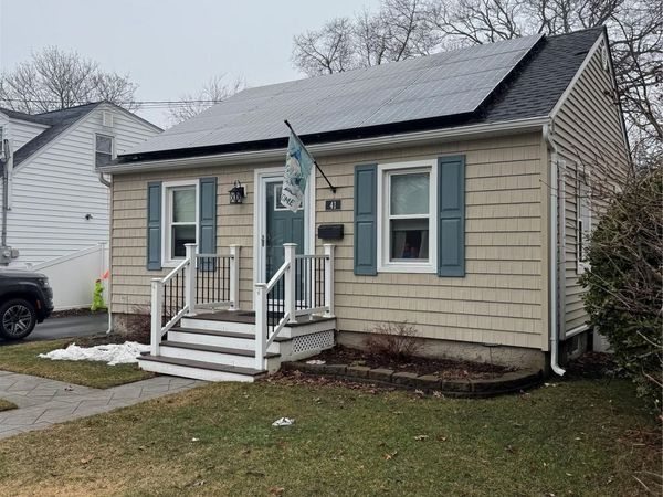 41 W 6th Street , Patchogue, NY 11772