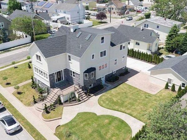 296 Milburn Avenue , Baldwin Harbor, NY 11510