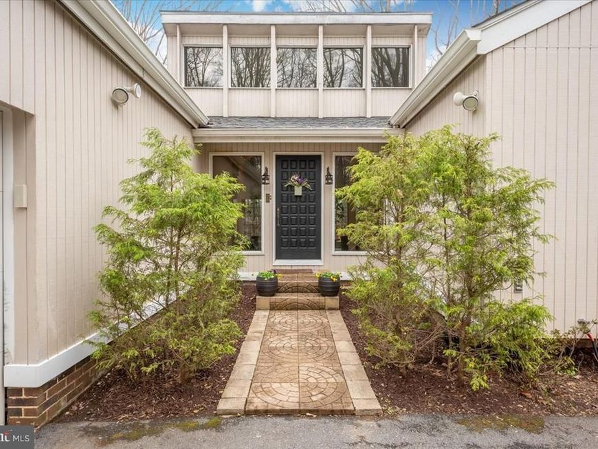 10101 Lloyd Road, Potomac, MD 20854 Main Photo