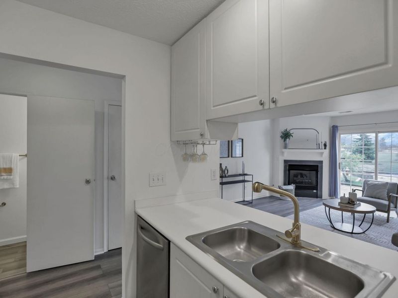 4641 Athalia Drive, Unit 18b, Columbus, OH 43228 Photo 14