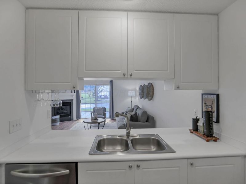 4641 Athalia Drive, Unit 18b, Columbus, OH 43228 Photo 16