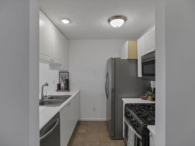 4641 Athalia Drive, Unit 18b, Columbus, OH 43228 Photo 19