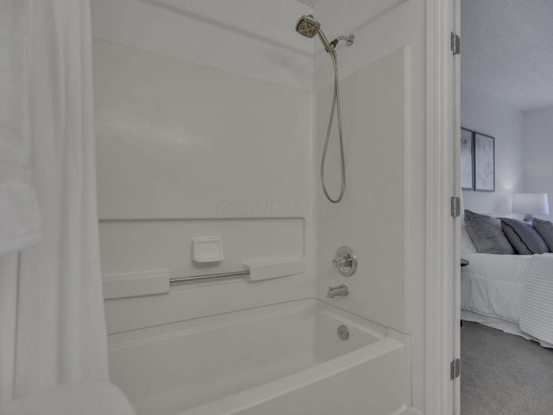 4641 Athalia Drive, Unit 18b, Columbus, OH 43228 Photo 27