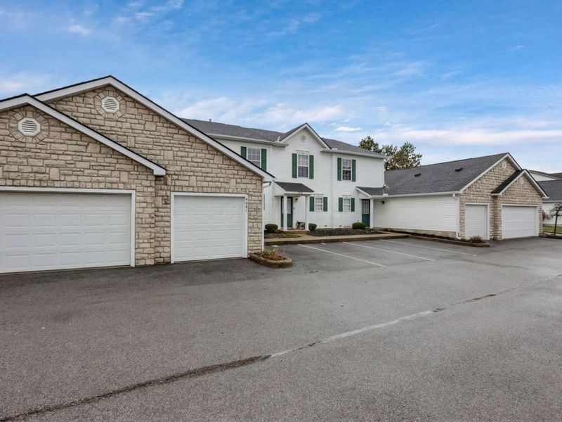 4641 Athalia Drive, Unit 18b, Columbus, OH 43228 Photo 3