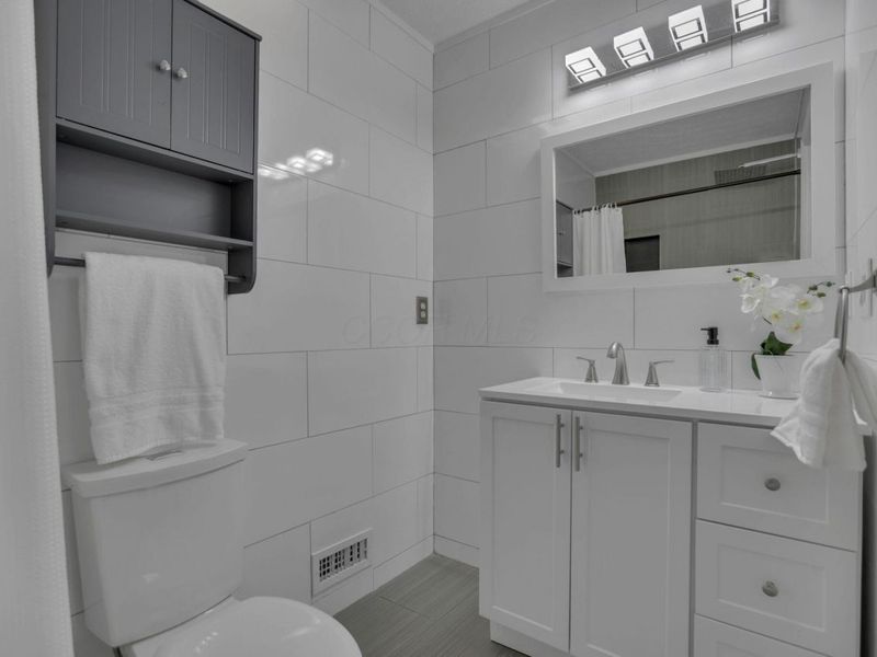 4641 Athalia Drive, Unit 18b, Columbus, OH 43228 Photo 33