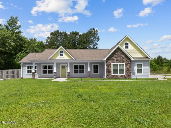 105 Nautical Wave Road, Hubert, NC 28539