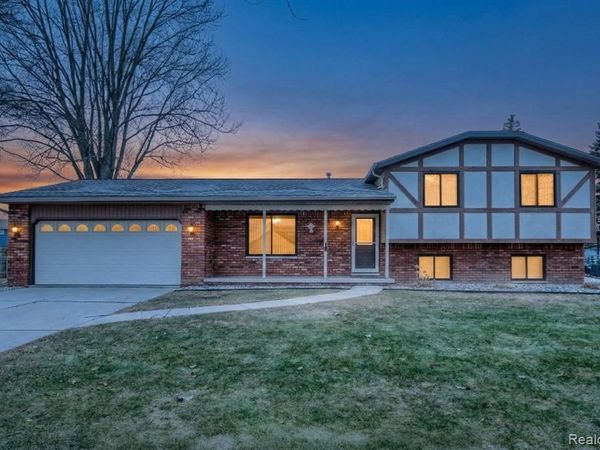 496 Central Street, Marysville, MI 48040