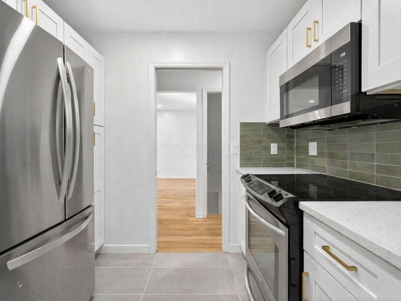 5368 Yorkshire Vlg Lane, Unit B23, Columbus, OH 43232 Photo 12