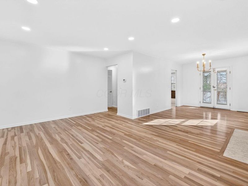 5368 Yorkshire Vlg Lane, Unit B23, Columbus, OH 43232 Photo 9