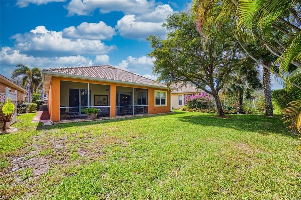 9710 Las Casas Dr, Fort Myers, FL 33919 Photo