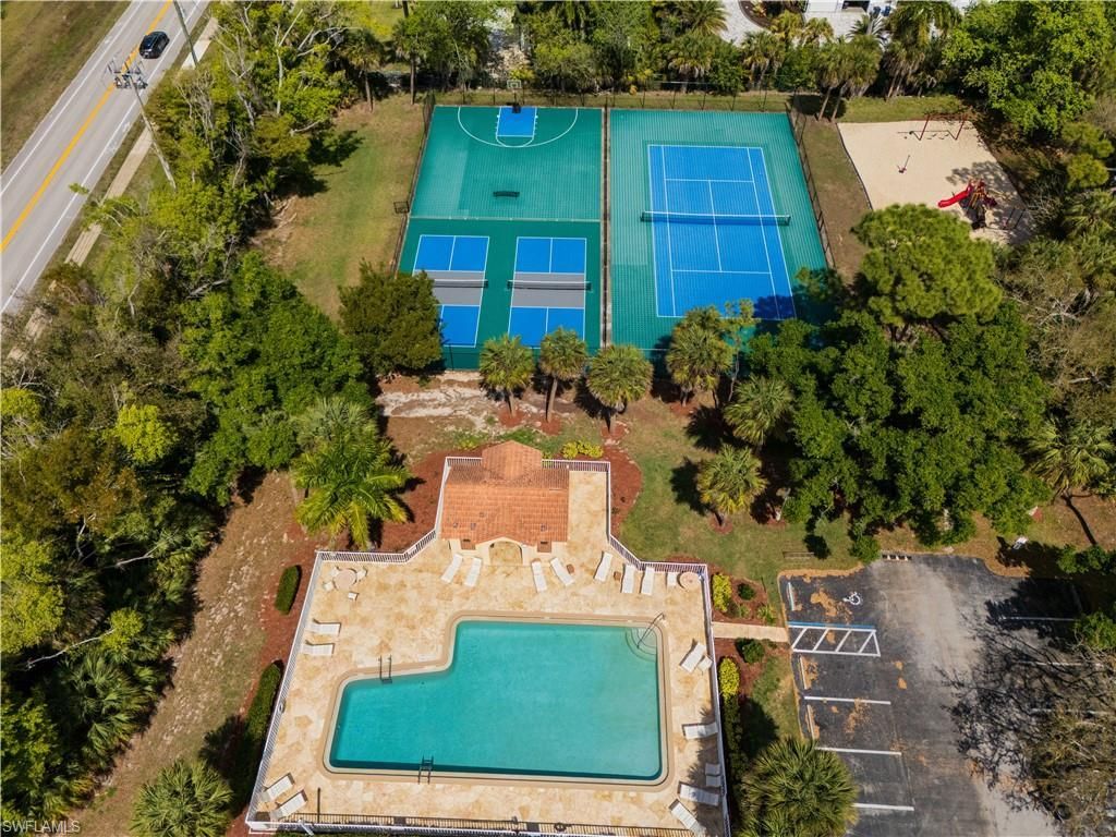 9710 Las Casas Dr, Fort Myers, FL 33919 Photo