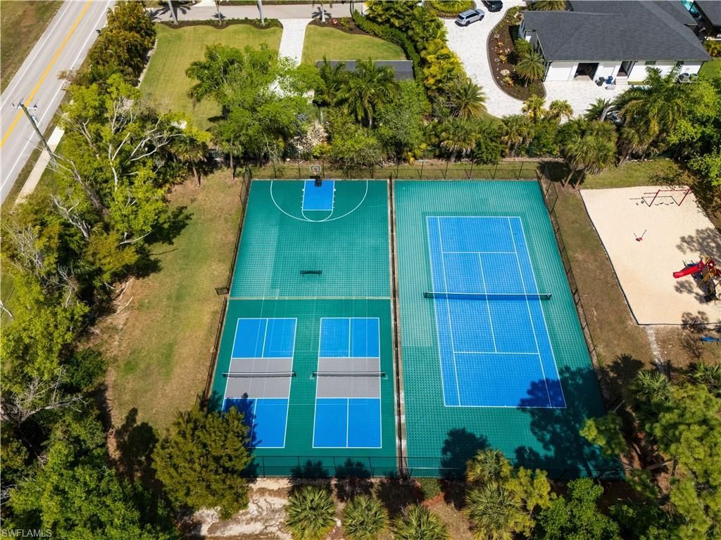 9710 Las Casas Dr , Fort Myers, FL 33919 Photo