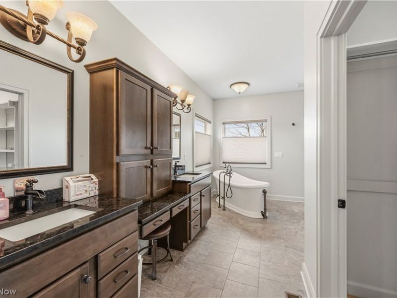 436 Heatherby Lane NE, Hartville, OH 44632 Photo 15