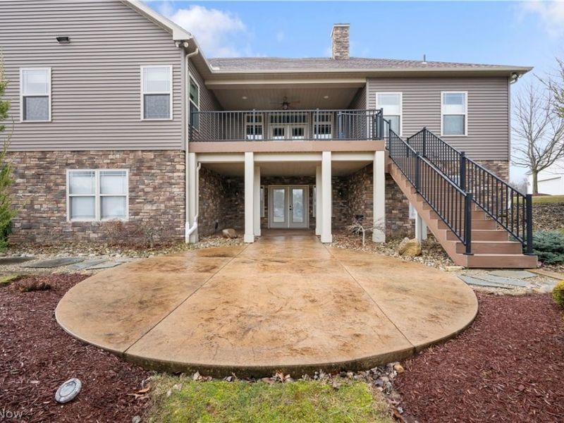 436 Heatherby Lane NE, Hartville, OH 44632 Photo 3