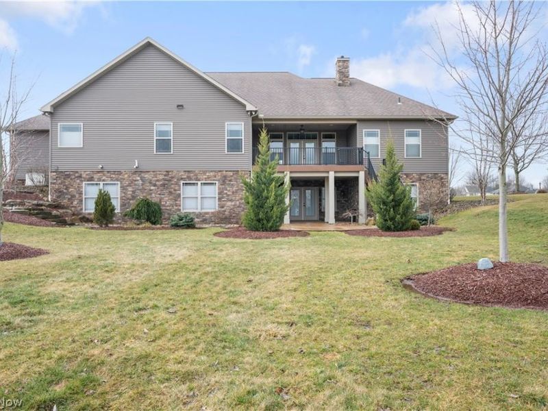 436 Heatherby Lane NE, Hartville, OH 44632 Photo 4